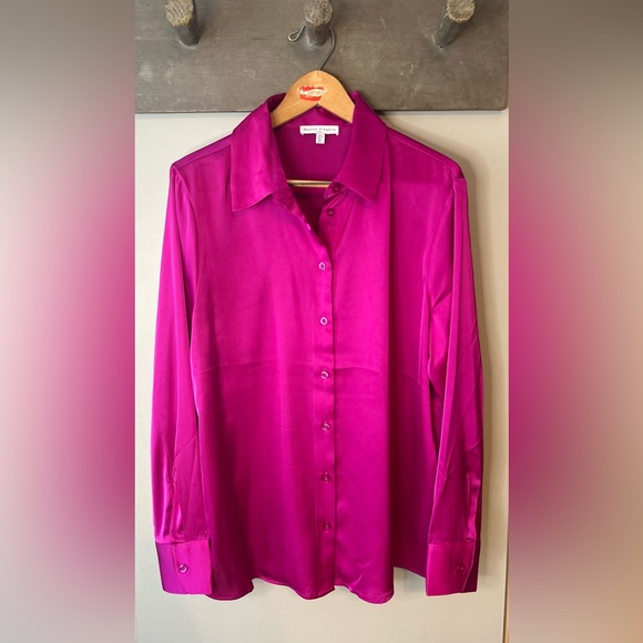 Maison D’Amelie Tops - Mason d’Amelie satin blouse